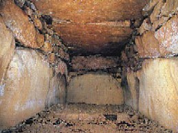 八幡観音塚古墳玄室